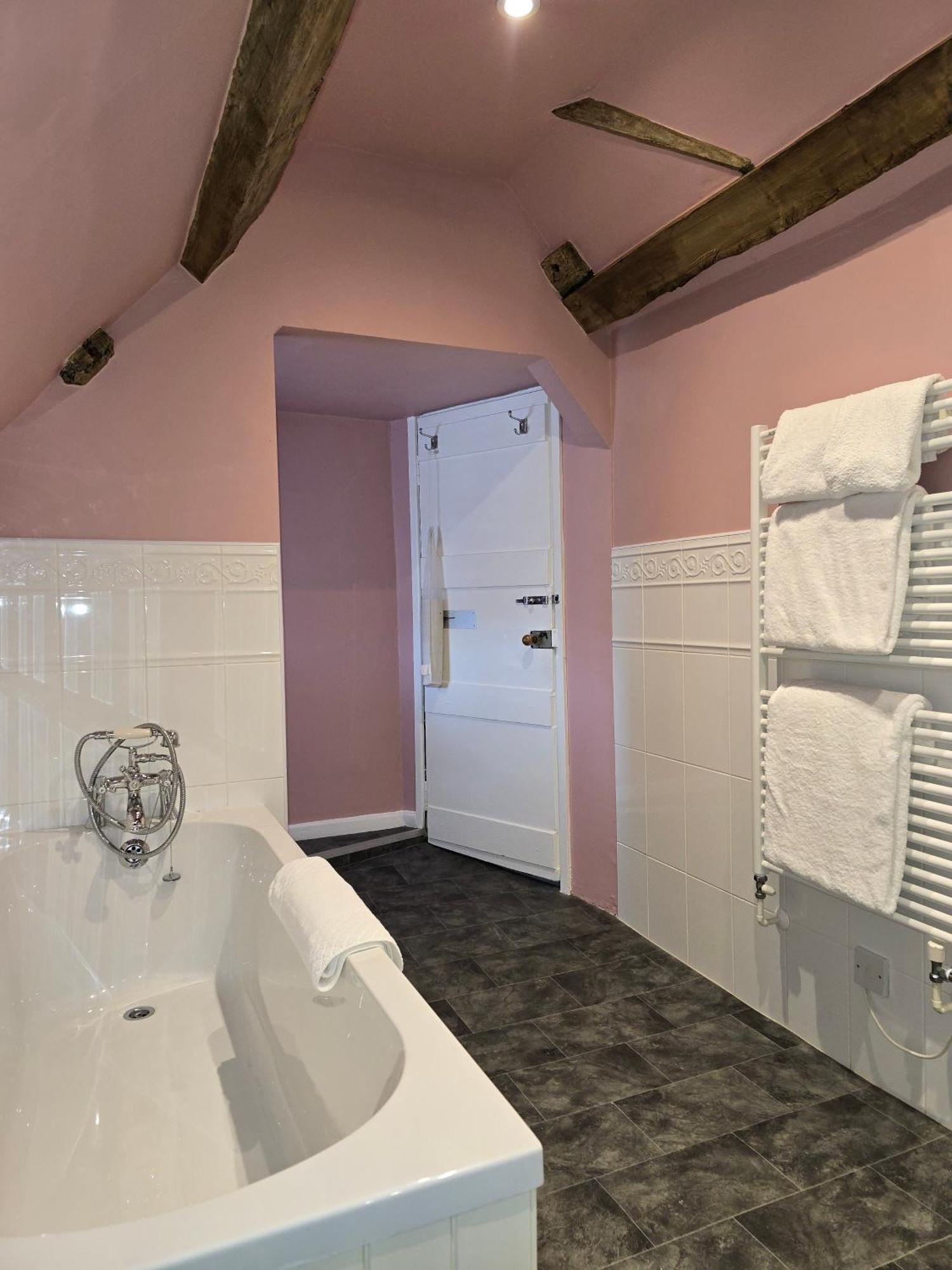 Three Cocks Hotel Брекън Екстериор снимка